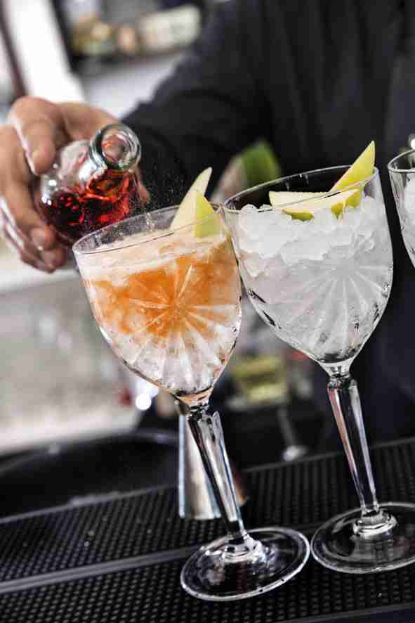 Комплект 6 кристални чаши за червено вино RCR Italy OASIS C2, 290 мл, LUXION®