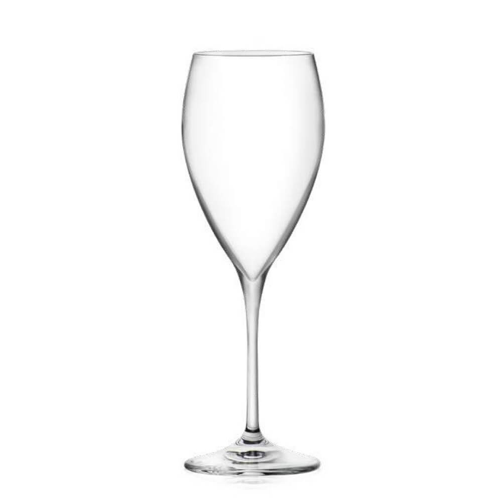 Елегантна кристална чаша Invino I33 подходяща за бели пенливи вина. Изчестен дизайн, с удължена форма и тънко стъбл, на бял фон.