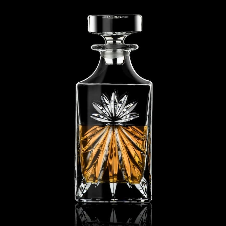 Кристална гарафа за уиски RCR Italy Oasis, 850 ml, LUXION®
