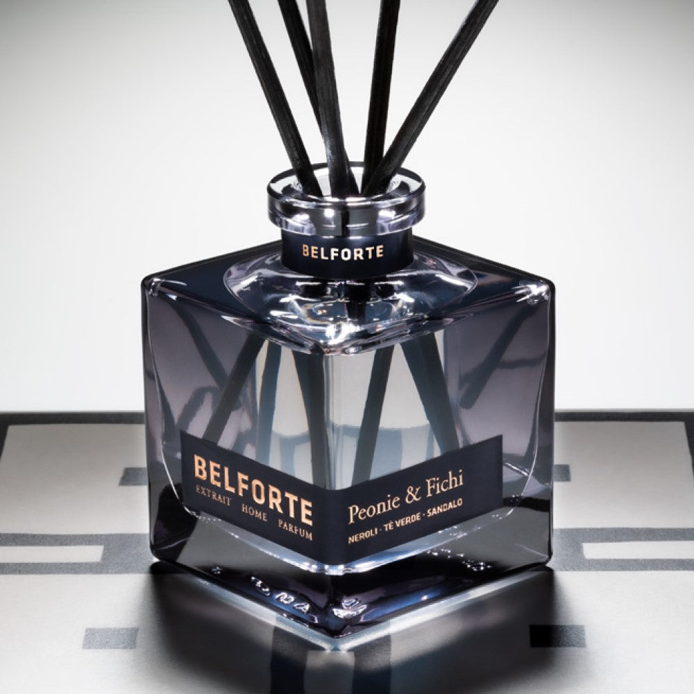 Дифузер с пръчици BELFORTE, Peonie&Fichi, дълготраен, с висока концентрация на парфюм, с нотки на нероли, Зелен чай, Сандалово дърво