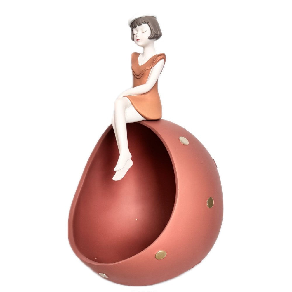 Елегантна статуа на момиче върху съд във форма на полусфера в профил от качествена полирезина, италиански дизайн от доказаната италианска марка Tognana